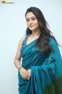 actress Megha Chowdhury beautiful in a saree