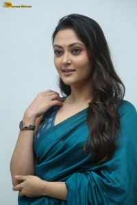 actress Megha Chowdhury beautiful in a saree