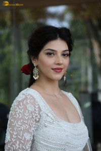 actress mehreen sexy looks in a low neck salwar