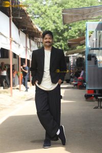 Metro In Dino cast Ali Fazal, Anupam Kher, Fatima Sana Shaikh, Pankaj Tripathi, and Sara Ali Khan, promote the film on Kapil Sharma Show