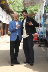 Metro In Dino cast Ali Fazal, Anupam Kher, Fatima Sana Shaikh, Pankaj Tripathi, and Sara Ali Khan, promote the film on Kapil Sharma Show