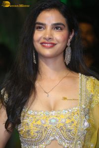 actress minakshi goswami gorgeous in a yellow dress