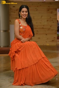 Actress Mirnalini Ravi pretty in a orange saree