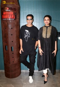 Mission Raniganj Screening attended by Akshay Kumar and Parineeti Chopra