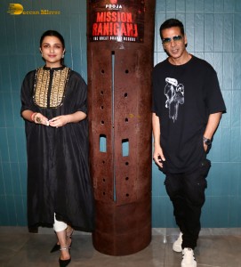 Mission Raniganj Screening attended by Akshay Kumar and Parineeti Chopra