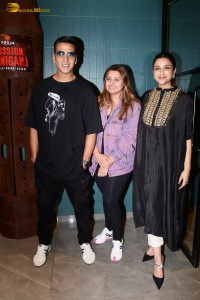 Mission Raniganj Screening attended by Akshay Kumar and Parineeti Chopra
