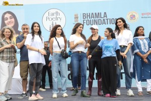 Actresses Karishma Tanna, Esha Deol, Sophie Choudry, and Fatima Sana Shaikh pick up garbage at Mithi River Clean-A-Thon