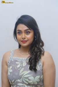 heroine mokksha cute photoshoot