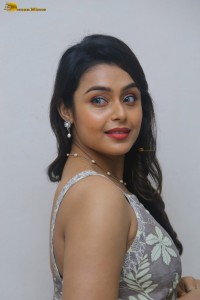 heroine mokksha cute photoshoot