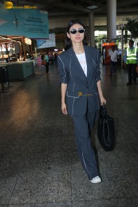 Naagin actress Mouni Roy spotted at Mumbai Airport
