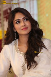 actress Mrunal Thakur lovely in a white salwar dress