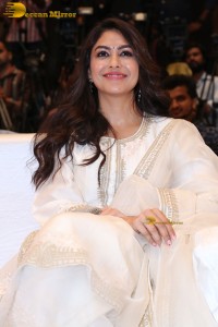 actress Mrunal Thakur lovely in a white salwar dress