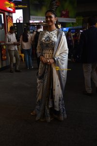 actress Mrunal Thakur pretty in a salwar dress