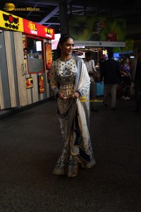 actress Mrunal Thakur pretty in a salwar dress