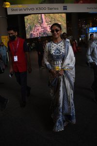 actress Mrunal Thakur pretty in a salwar dress