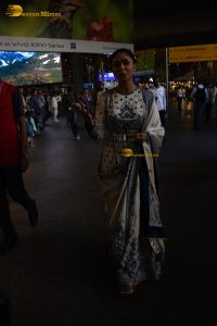 actress Mrunal Thakur pretty in a salwar dress