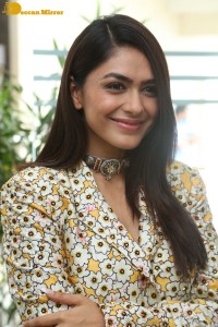 Indian Actress Mrunal Thakur photoshoot