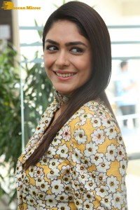 Indian Actress Mrunal Thakur photoshoot