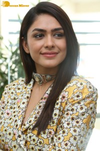 Indian Actress Mrunal Thakur photoshoot
