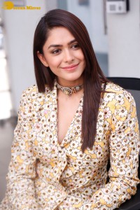 Indian Actress Mrunal Thakur photoshoot