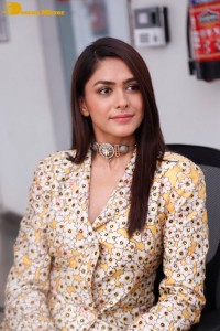 Indian Actress Mrunal Thakur photoshoot