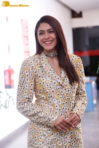 Indian Actress Mrunal Thakur photoshoot