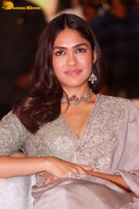Mrunal-Thakur-10
