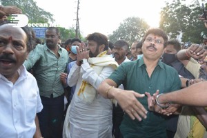 Balakrishna and Boyapati visit Mangalagiri temple after Akhanda movie success