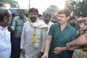 Balakrishna and Boyapati visit Mangalagiri temple after Akhanda movie success