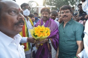 Balakrishna and Boyapati visit Mangalagiri temple after Akhanda movie success