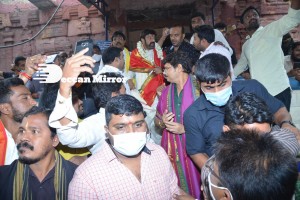 Balakrishna and Boyapati visit Mangalagiri temple after Akhanda movie success