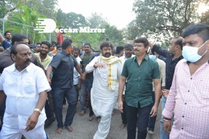 Balakrishna and Boyapati visit Mangalagiri temple after Akhanda movie success