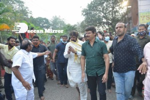 Balakrishna and Boyapati visit Mangalagiri temple after Akhanda movie success