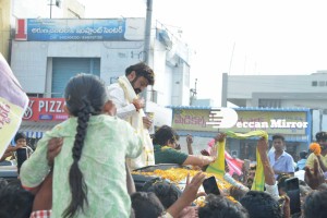 Nandamuri Balakrishna and Boyapati Srinu offer prayers at Pedakakani temple and fans throng to see them outside