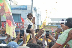 Nandamuri Balakrishna and Boyapati Srinu offer prayers at Pedakakani temple and fans throng to see them outside