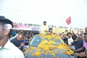 Nandamuri Balakrishna and Boyapati Srinu offer prayers at Pedakakani temple and fans throng to see them outside
