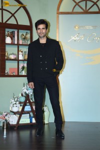 NMACC Arts Cafe Preview Night attended by Janhvi Kapoor, Khushi Kapoor, SRK, Suhana Khan, Ananya Panday, Shanaya Kapoor, and others