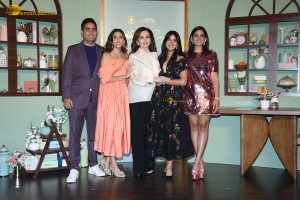 NMACC Arts Cafe Preview Night attended by Janhvi Kapoor, Khushi Kapoor, SRK, Suhana Khan, Ananya Panday, Shanaya Kapoor, and others