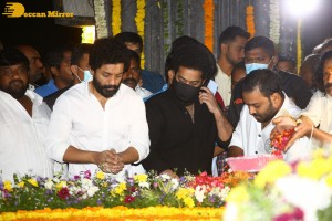 Jr NTR and Kalyan Ram pay tribute to their legendary grandfather N.T. Rama Rao