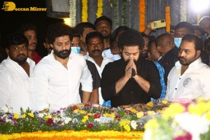 Jr NTR and Kalyan Ram pay tribute to their legendary grandfather N.T. Rama Rao