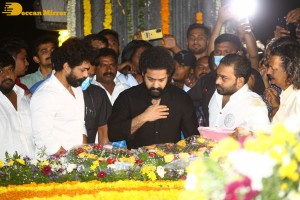 Jr NTR and Kalyan Ram pay tribute to their legendary grandfather N.T. Rama Rao