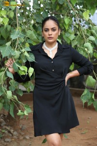 actress nandita swetha hot looks in a black dress
