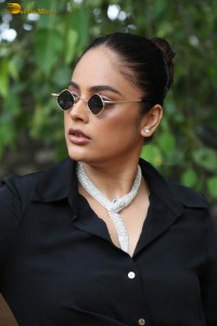 actress nandita swetha hot looks in a black dress
