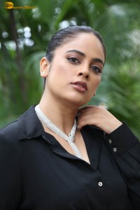 actress nandita swetha hot looks in a black dress