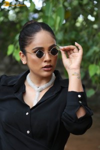 actress nandita swetha hot looks in a black dress