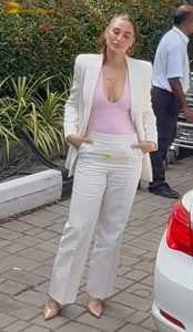 bollywood actress Nargis Fakhri hot looks at kalina airport