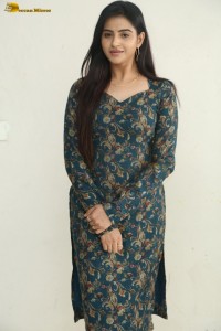 actress Naveena Reddy cute in a salwar