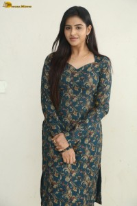 actress Naveena Reddy cute in a salwar