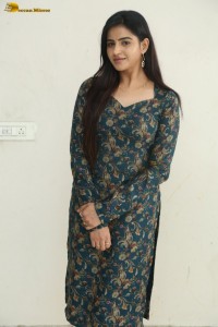 actress Naveena Reddy cute in a salwar