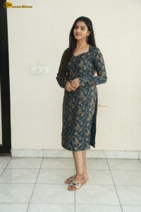 actress Naveena Reddy cute in a salwar